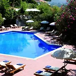 Palazzo Belmonte Otel 4*