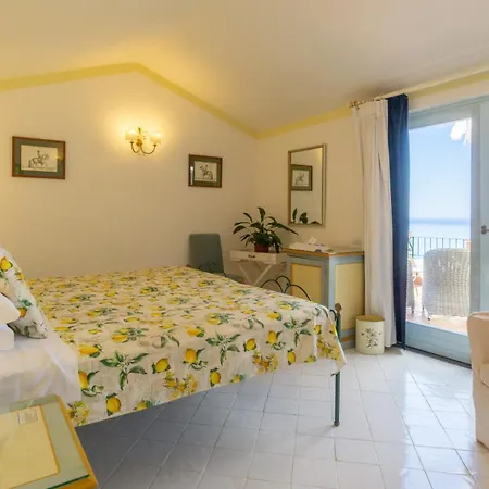 Hotel Palazzo Belmonte Santa Maria di Castellabate