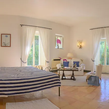 Palazzo Belmonte Hotel 4*